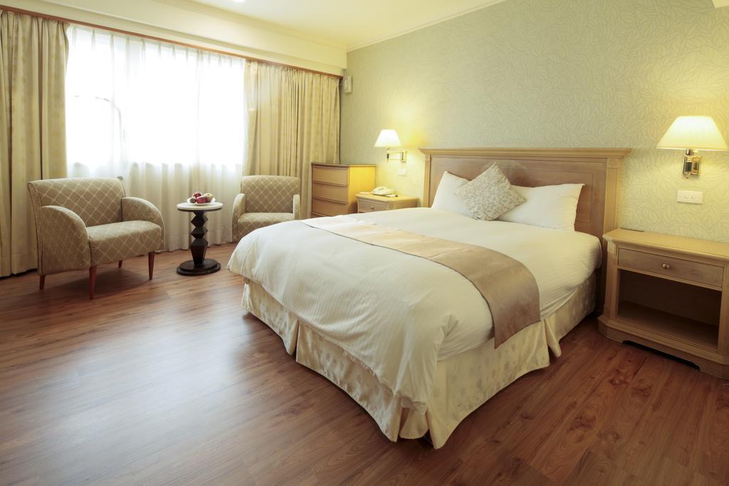 Cambridge Tainan Hotel Εξωτερικό φωτογραφία
