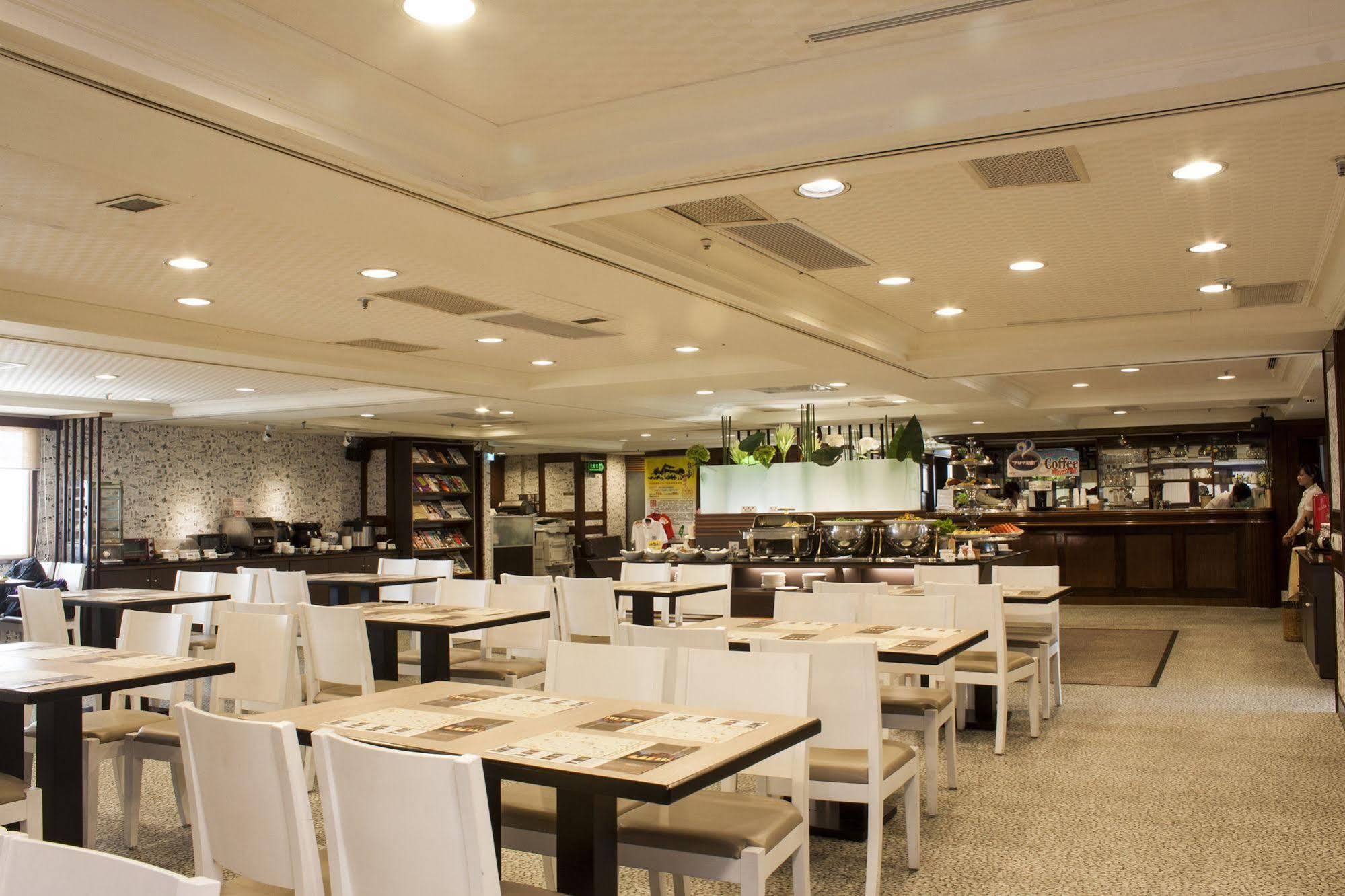 Cambridge Tainan Hotel Εξωτερικό φωτογραφία