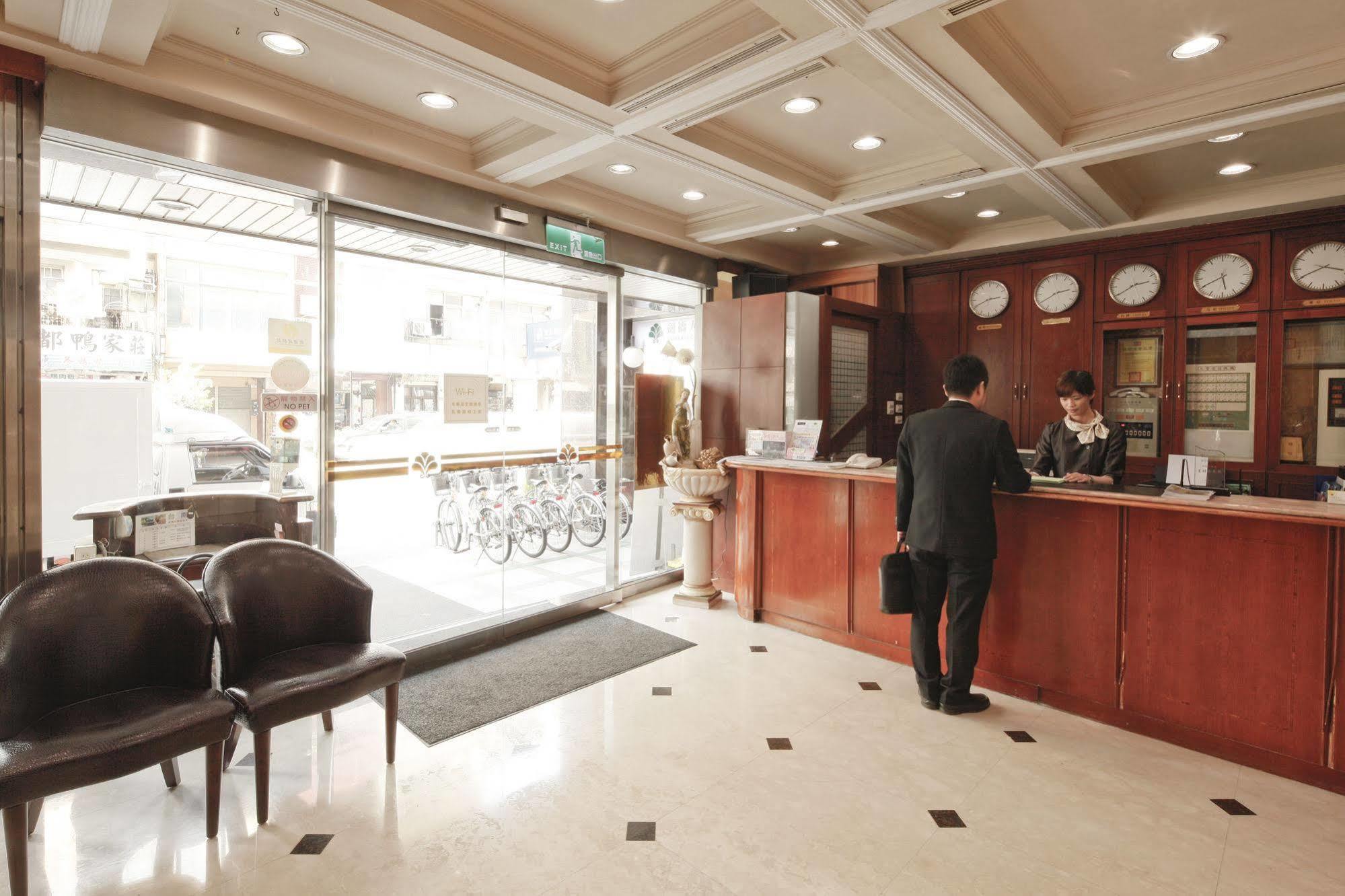 Cambridge Tainan Hotel Εξωτερικό φωτογραφία