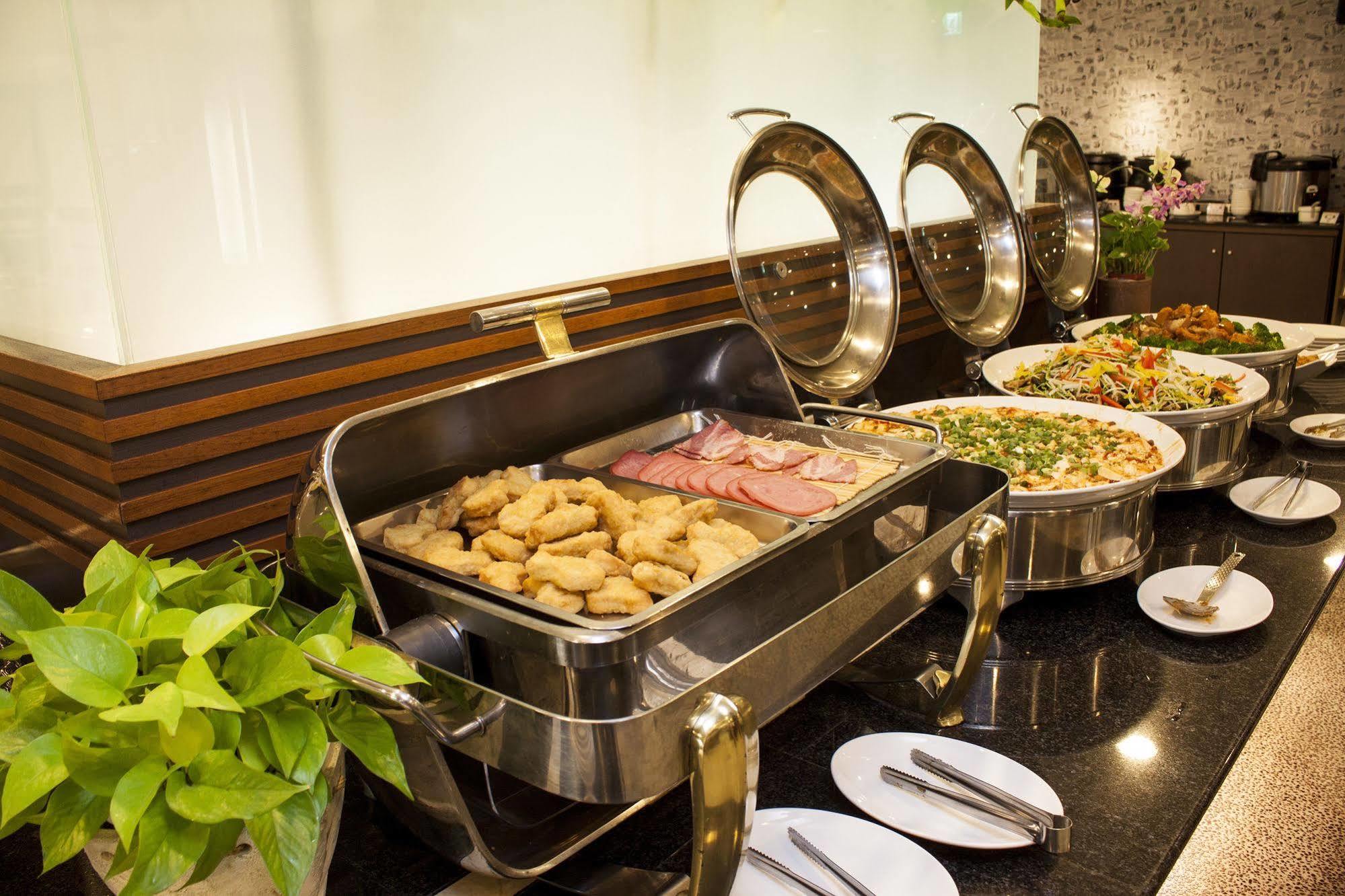 Cambridge Tainan Hotel Εξωτερικό φωτογραφία