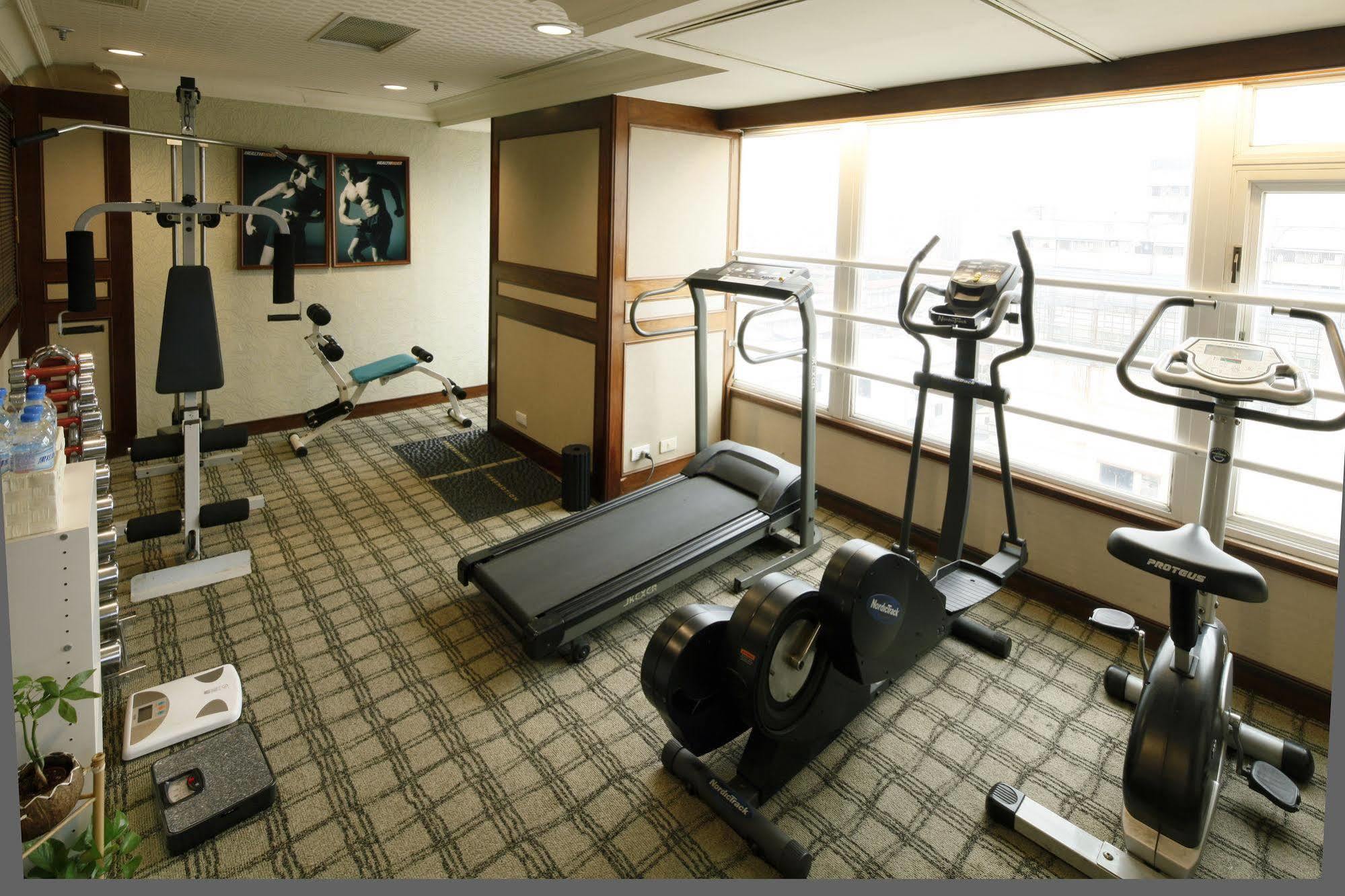 Cambridge Tainan Hotel Εξωτερικό φωτογραφία